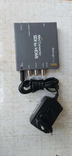 Blackmagic Mini Converter SDI to HDMI.