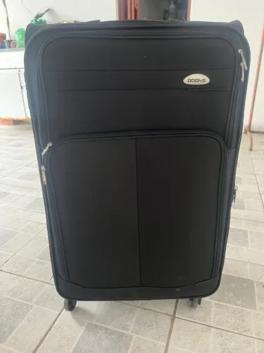 Mala grande de viagem 4 rodas - usada apenas 1 vez