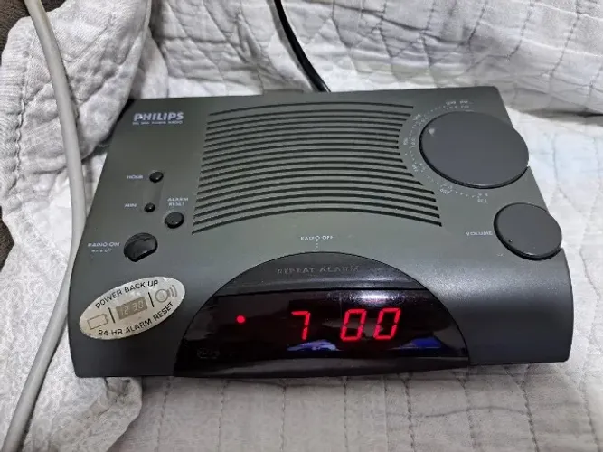 Rádio Relógio Despertador Philips Aj3015/19 (USADO)