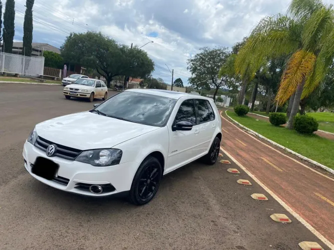 Volkswagen Golf Sportline 1.6 MI Total Flex 8V 4P 2013