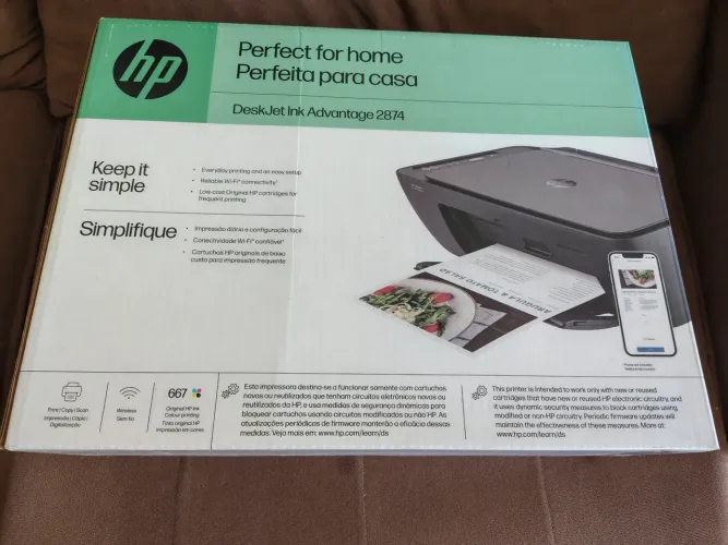 Uma impressora HP pouco utilizada, c/ cartuchos, NF na caixa original. Tudo certo.