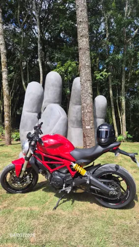 Ducati Monster 797 2018 vermelha - Abaixo da Fipe