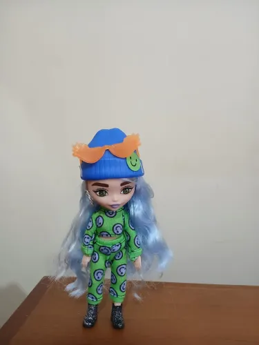 Boneca Barbie Mini Extra