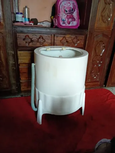 Vendo esta máquina tanquinho bem conservada nao troco