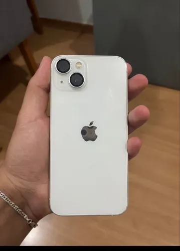 iPhone 13 muito conservado