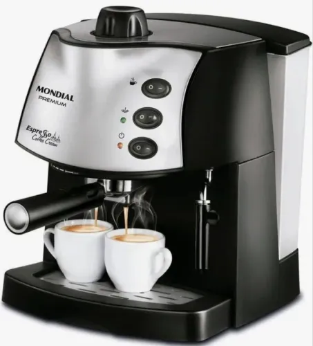 Cafeteira Mondial Expresso Coffee Cream. Único dono