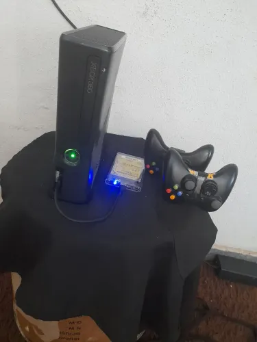 Vendo Xbox 360 completo funcionando perfeitamente com HD com 160 jogos