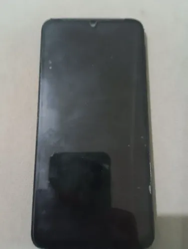 4gb ram, 64gb de memória interna.