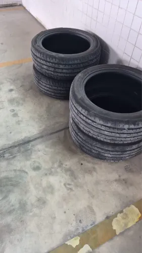 Pneus 235/50 R19
