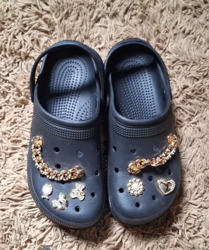 Crocs 39