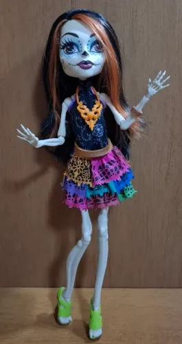 Boneca monster high g1 (Skelita Calaveras scaris: city of frights).