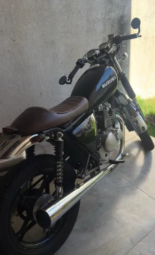 Café racer intruder 125