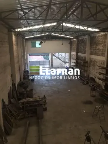 Galpão de 370 m² no Jardim Germânia.