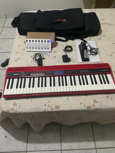 Teclado Roland GO:KEYS + Periféricos