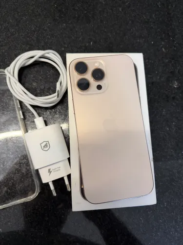 iPhone 16 Pro Max 256GB muito novo!