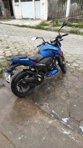 VENDO MOTO 200CC