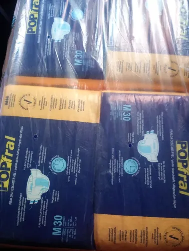 Fraldas geriátrica fado com 4 pacote de 30 unidades