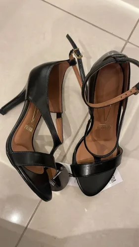 Vendo sandália vizzano nova TAM 35
