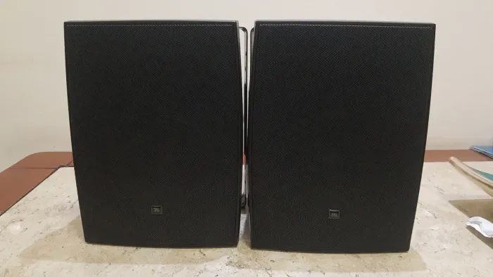 Caixas JBL em excelente estado
