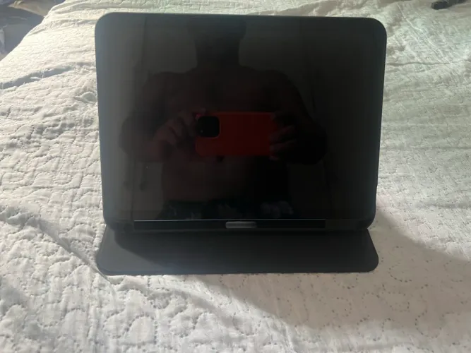 IPAD APPLE A16 PRA LEVAR LOGO