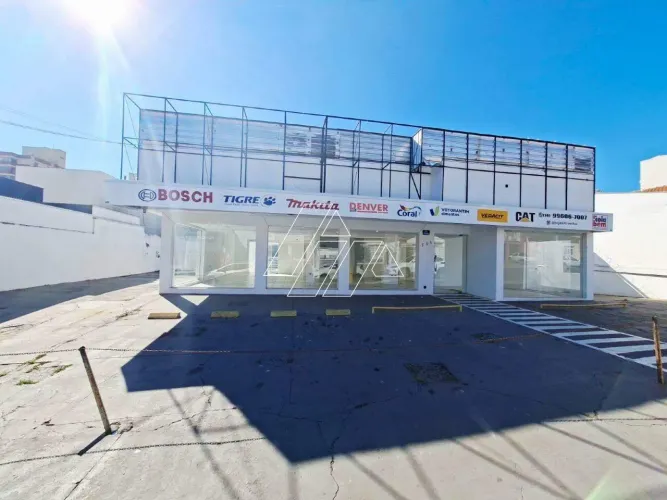 Salão para alugar com 300m² e 3 vagas no Centro Marília/SP