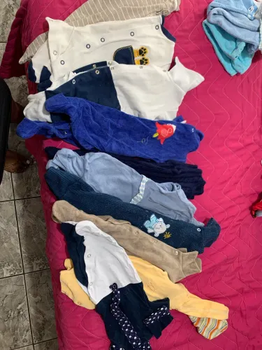 Vendo lote de roupa de menino 0 a 3 meses 