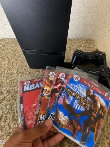 PlayStation 2 + jogos brindes