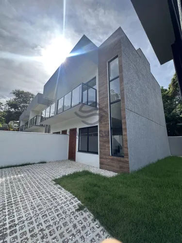 Sobrado em Condomínio em Praia de Armação do Itapocorói, Penha/SC
