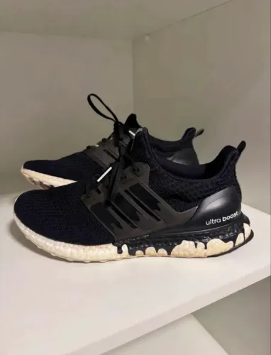 ULTRABOOST N°42