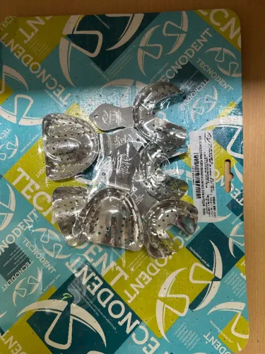 Kit de moldeiras de alumínio com 6 peças.