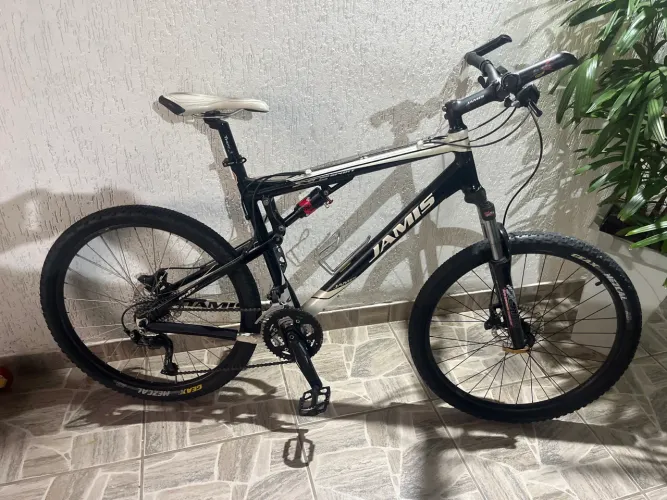 Bicicleta Marca JAMIS DAKAR