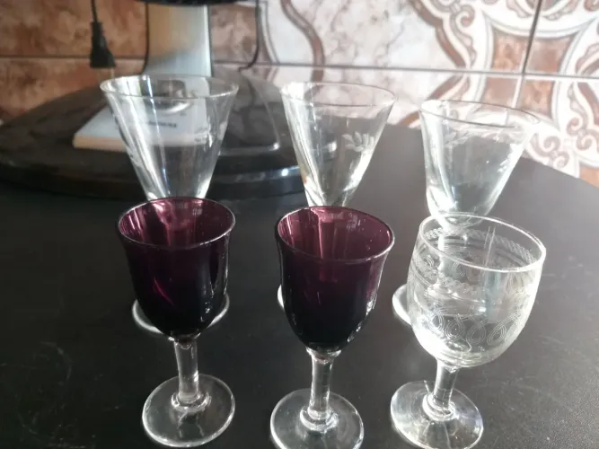 Taças avulsas de licor vintage