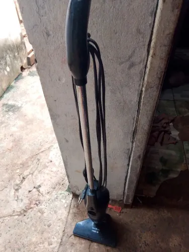 Aspirador de pó funcionando perfeitamente