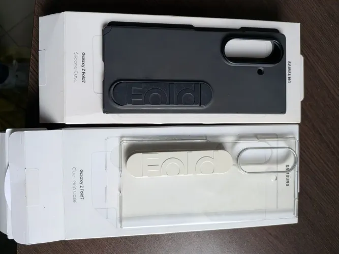 Capas zfold 7 muito pouco usadas originais Samsung
