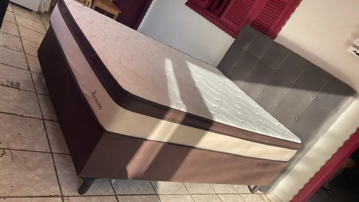 Vendo cama de casal 
