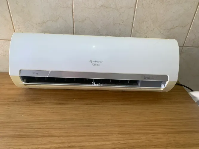 Midea 12000 btus