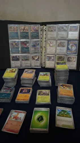 Cartas Pokemon (Bulking) + Fichario Pikachu