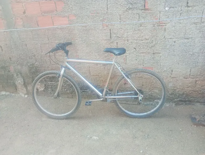 Vende se essa bicicleta boa perfeita pra leva logo 300reias