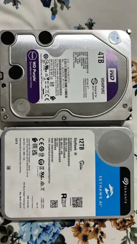 Hd de 12 tb mais Hd de 4 tb os dois por 2.750,00