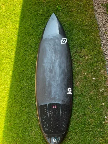 Prancha de surf FULL CARBON 5.9