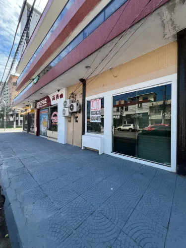 Loja ampla na Rua Pariquis