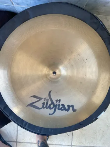 Prato China, 16? A Custom Zildjian