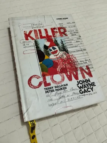 Livro "Killer Clown Profile - Retrato De Um Assassino" John Wayne Gacy| Darkside Books 