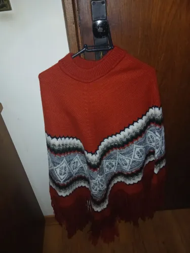 Poncho Vintage Anos 70 - Original Malhas Lucirene  - Gramado/RS