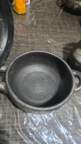 Vendo panelas de barro.