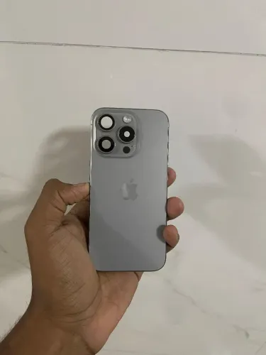 Carcaça original iPhone 15 pro