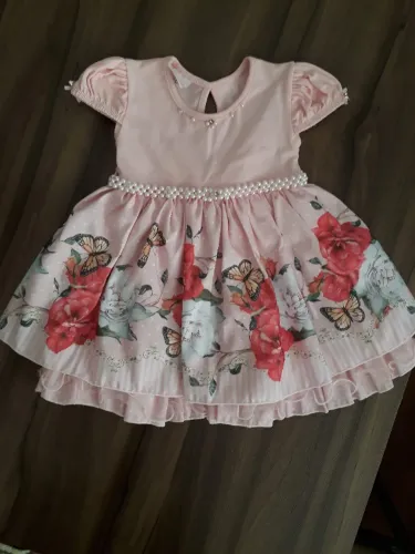 Vestido Floral com Cinto de Pérolas