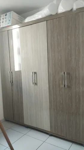 Guarda roupa 6 portas 