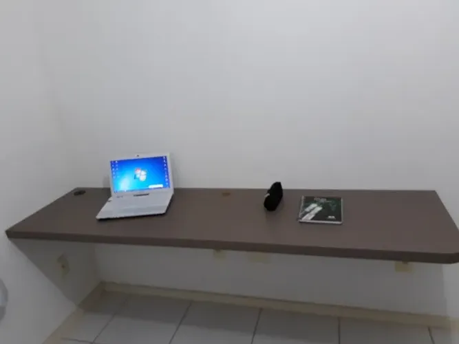 Mesa para escritório/estudos em MDF