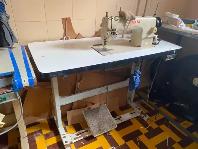 Máquina de Costura Industrial Reta Yamata